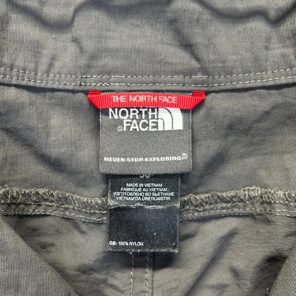 The North Face Mens Gray Nylon Hiking Cargo Pants Straight Leg Size 36 Regular
